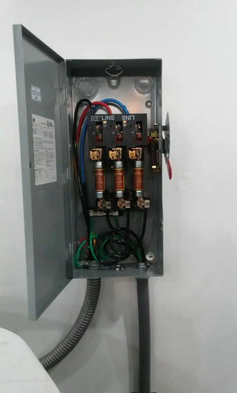 Three-phase disconnect switch installed for Electrical Wiring & Rewiring in Vidor
